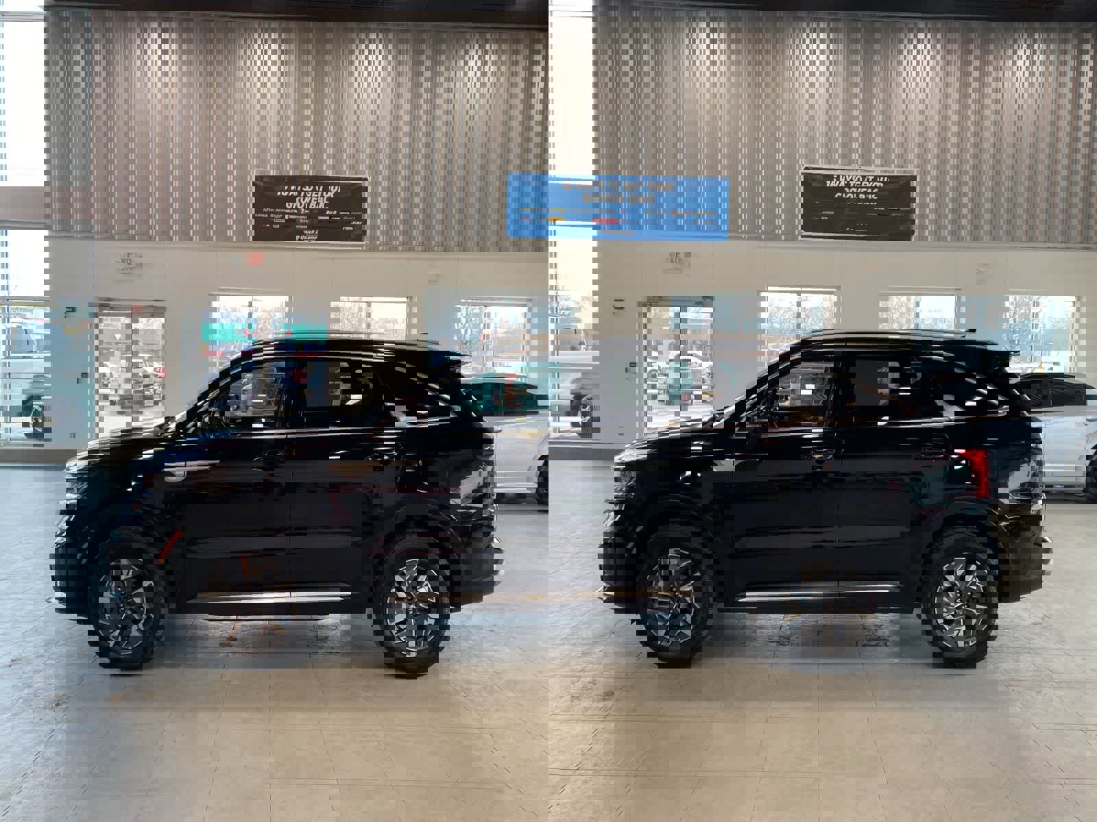 Used 2021 Kia Sorento EX image 2