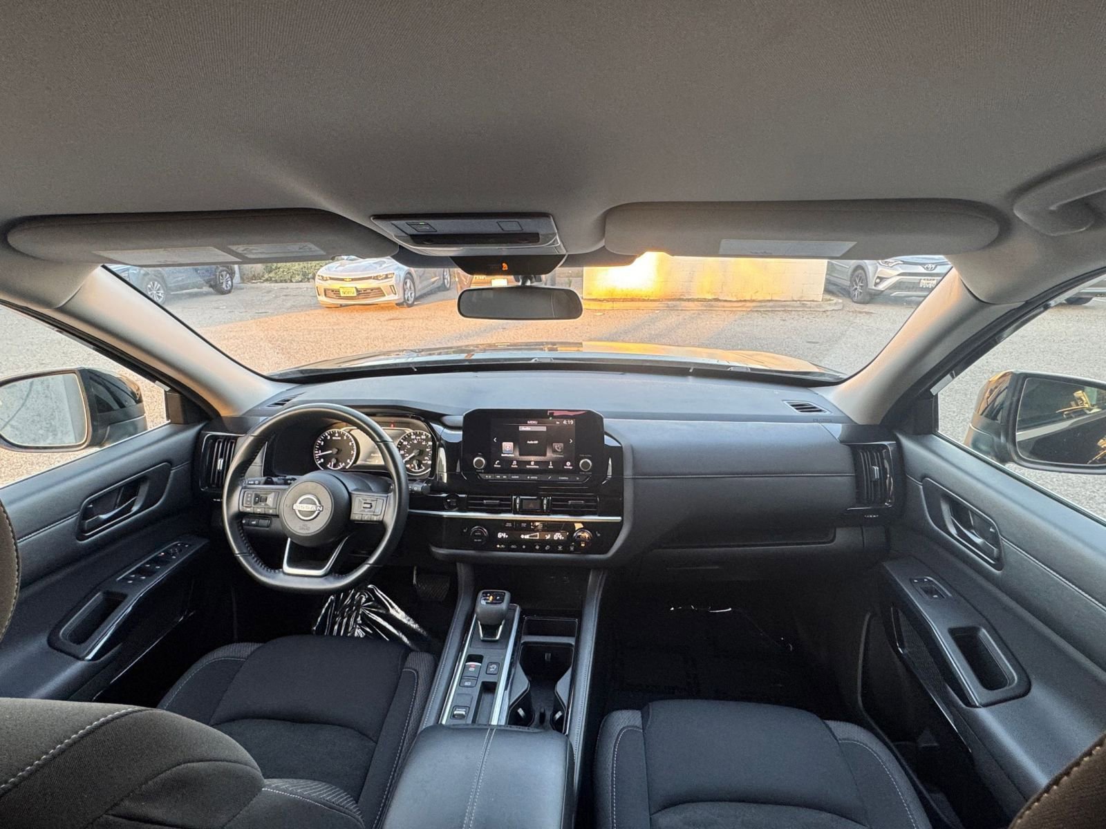 Used 2025 Nissan Pathfinder SV image 35