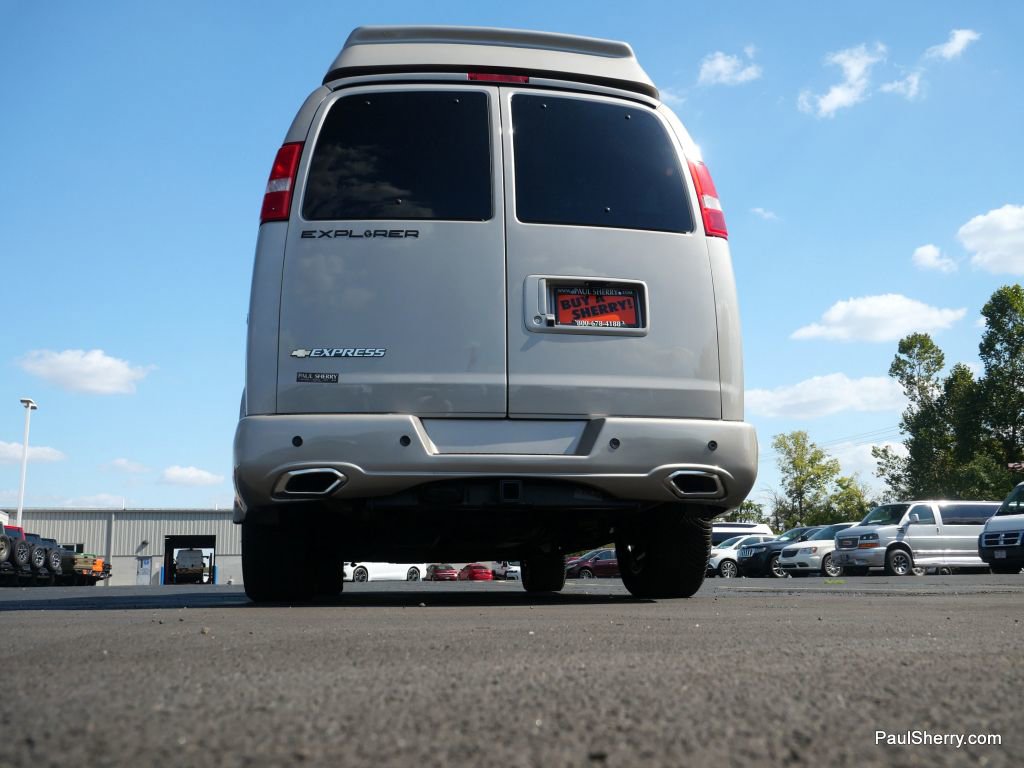 Used 2023 Chevrolet Express 2500 image 16