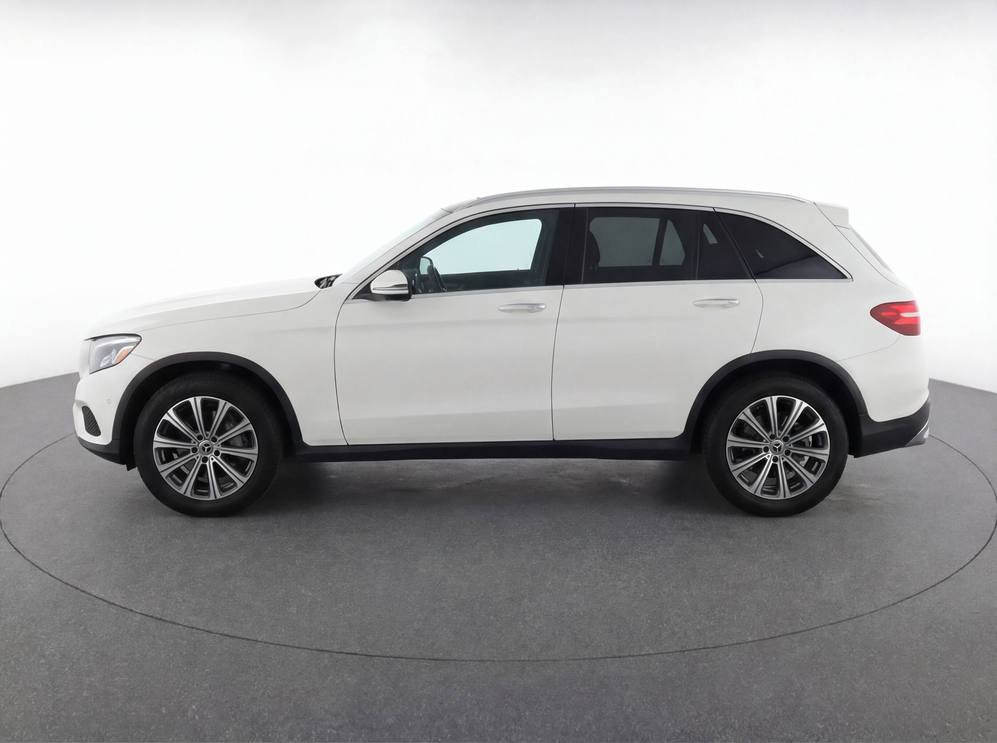 Used 2024 Mercedes-Benz GLC 300 image 5