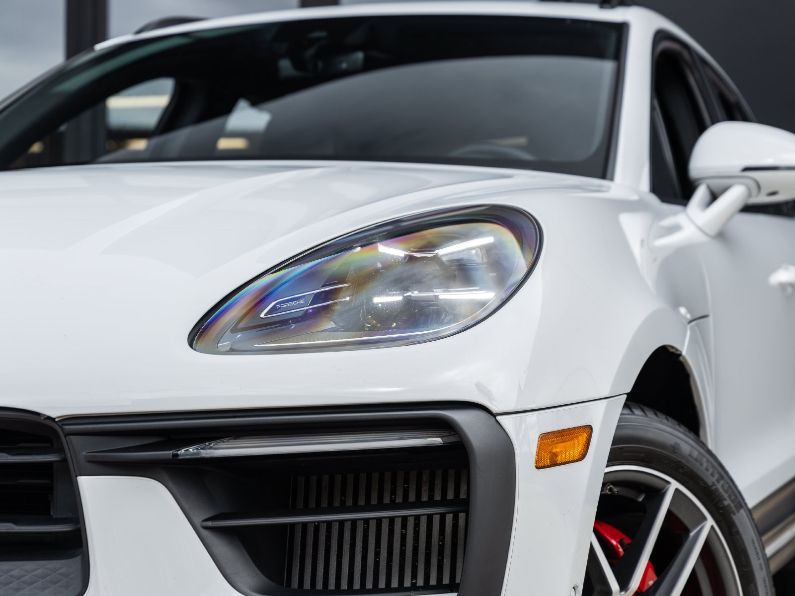 Certified 2022 Porsche Macan S AWD/4WD image 15
