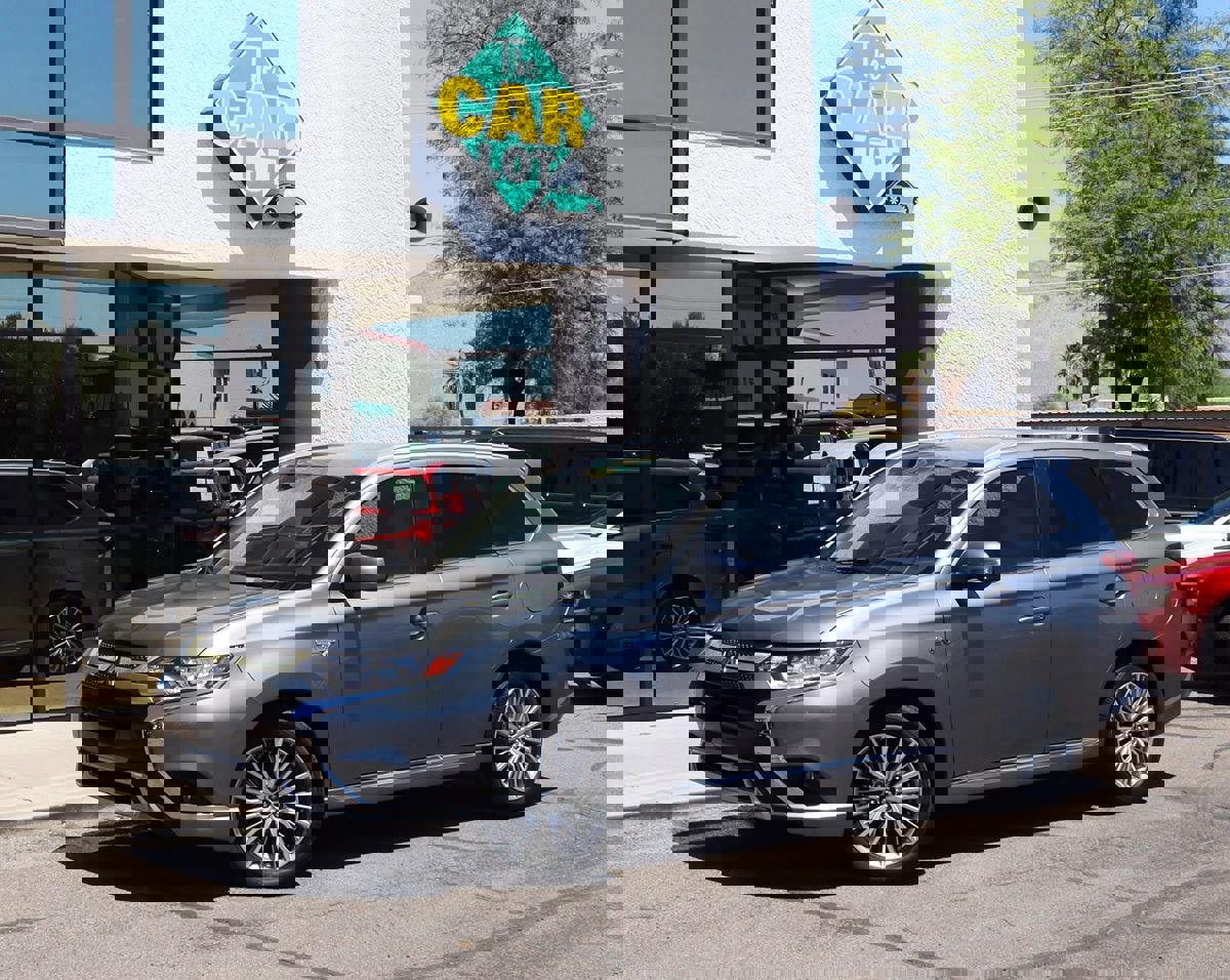 Used 2022 Mitsubishi Outlander SEL image 3