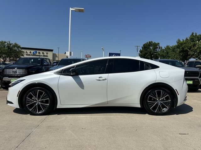 Used 2023 Toyota Prius XLE FWD image 2