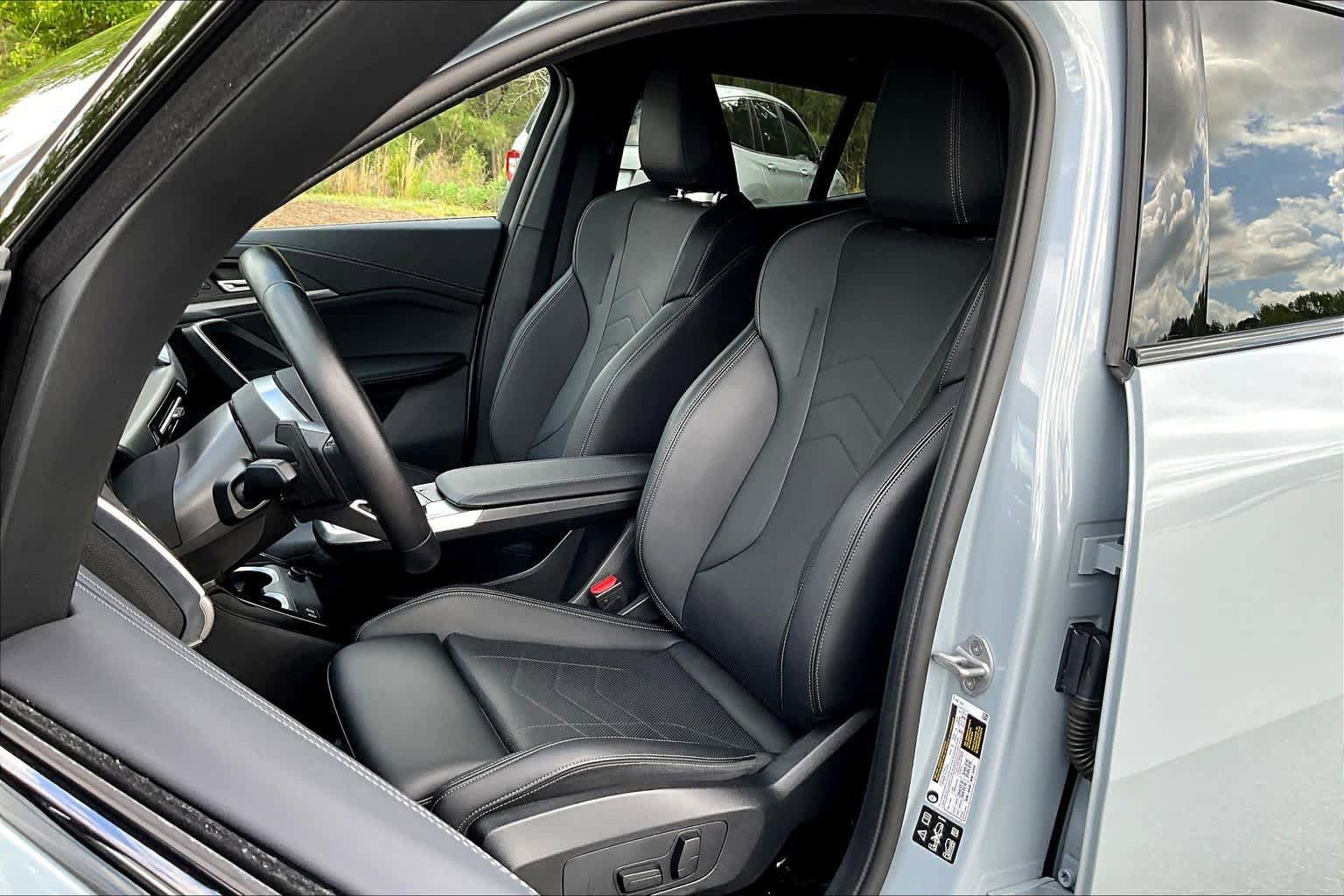 Certified 2025 BMW X2 xDrive28i image 7
