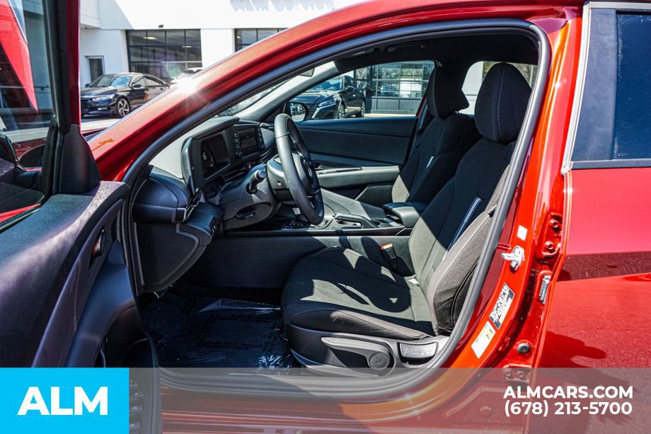 Used 2025 Hyundai Elantra Sport FWD image 19