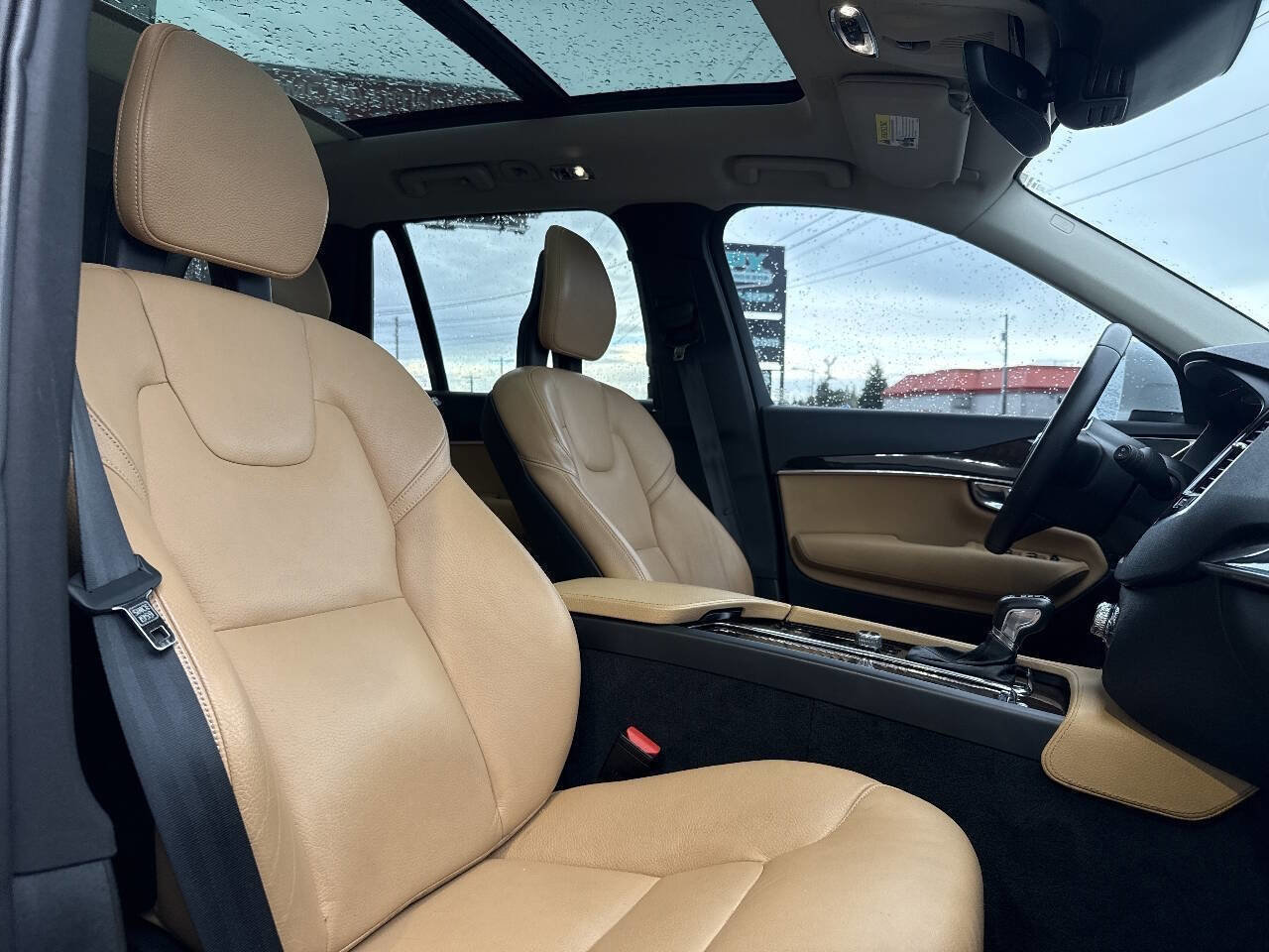 Used 2016 Volvo XC90 T6 Momentum w/ Momentum Plus Package AWD/4WD image 17