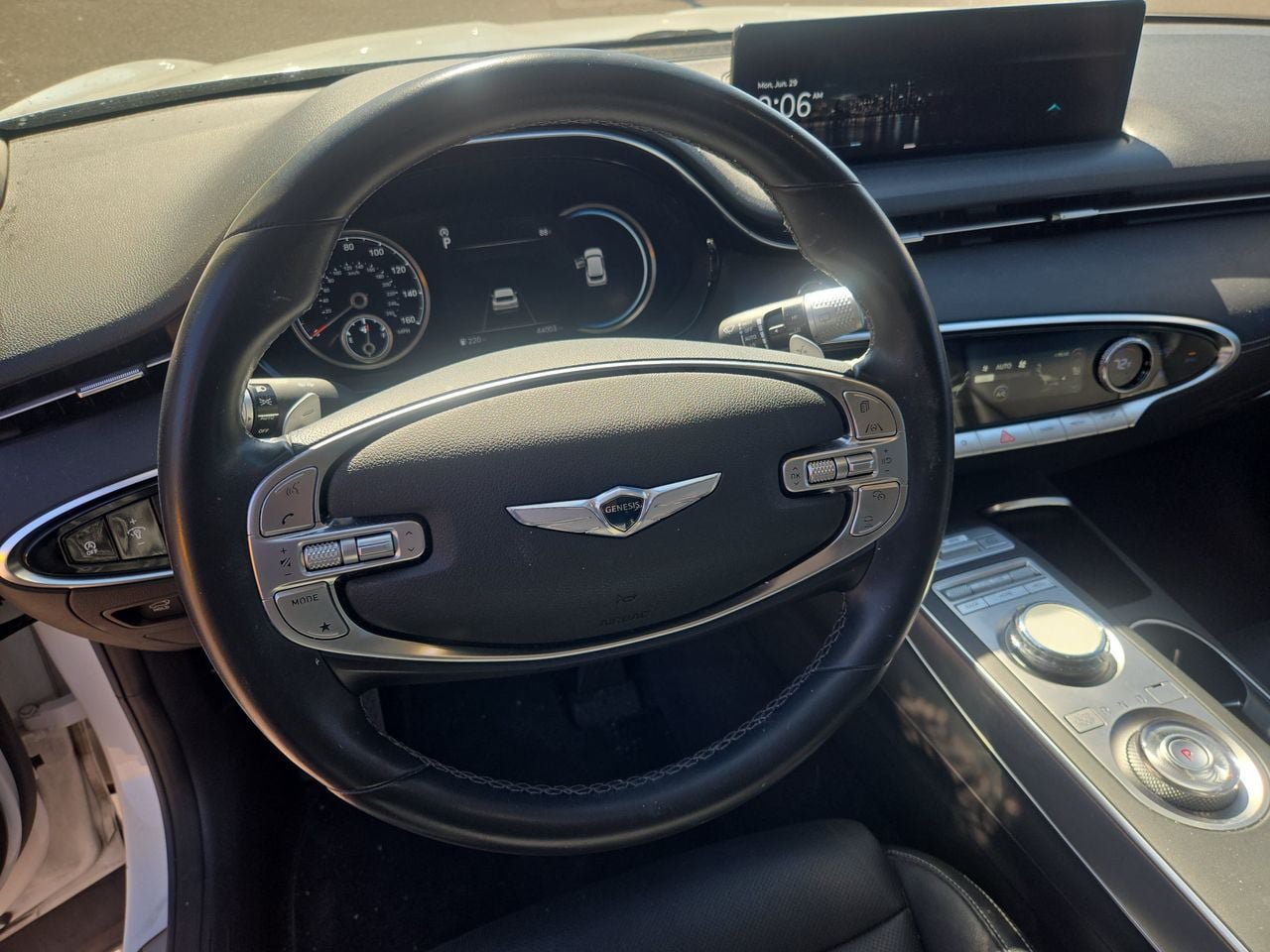 Used 2022 Genesis GV70 2.5T w/ Select Package AWD/4WD image 16