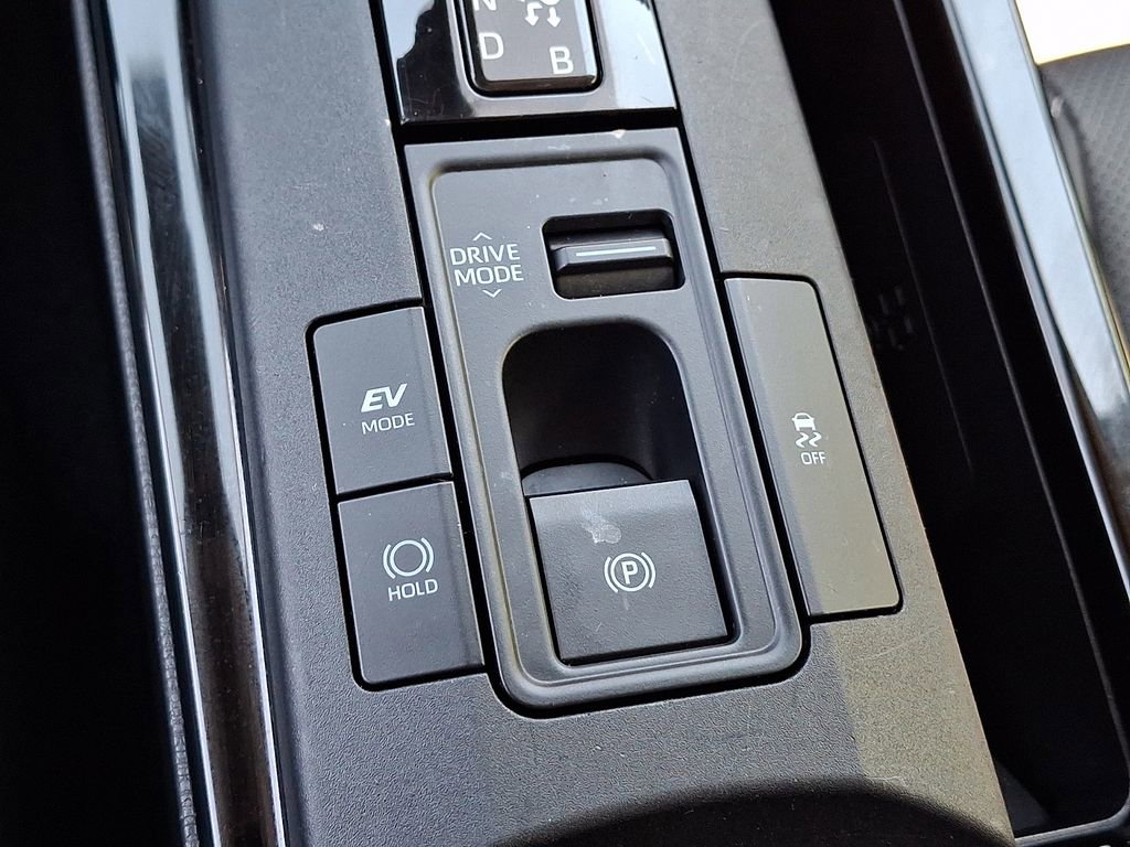 Used 2023 Toyota Prius XLE AWD/4WD image 25
