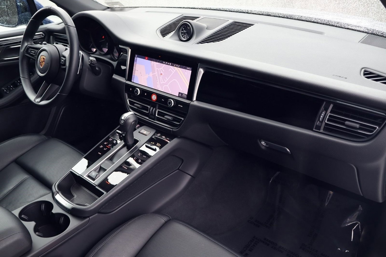 Certified 2025 Porsche Macan image 25