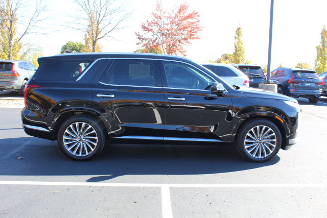 Used 2025 Hyundai Palisade Calligraphy AWD/4WD image 2