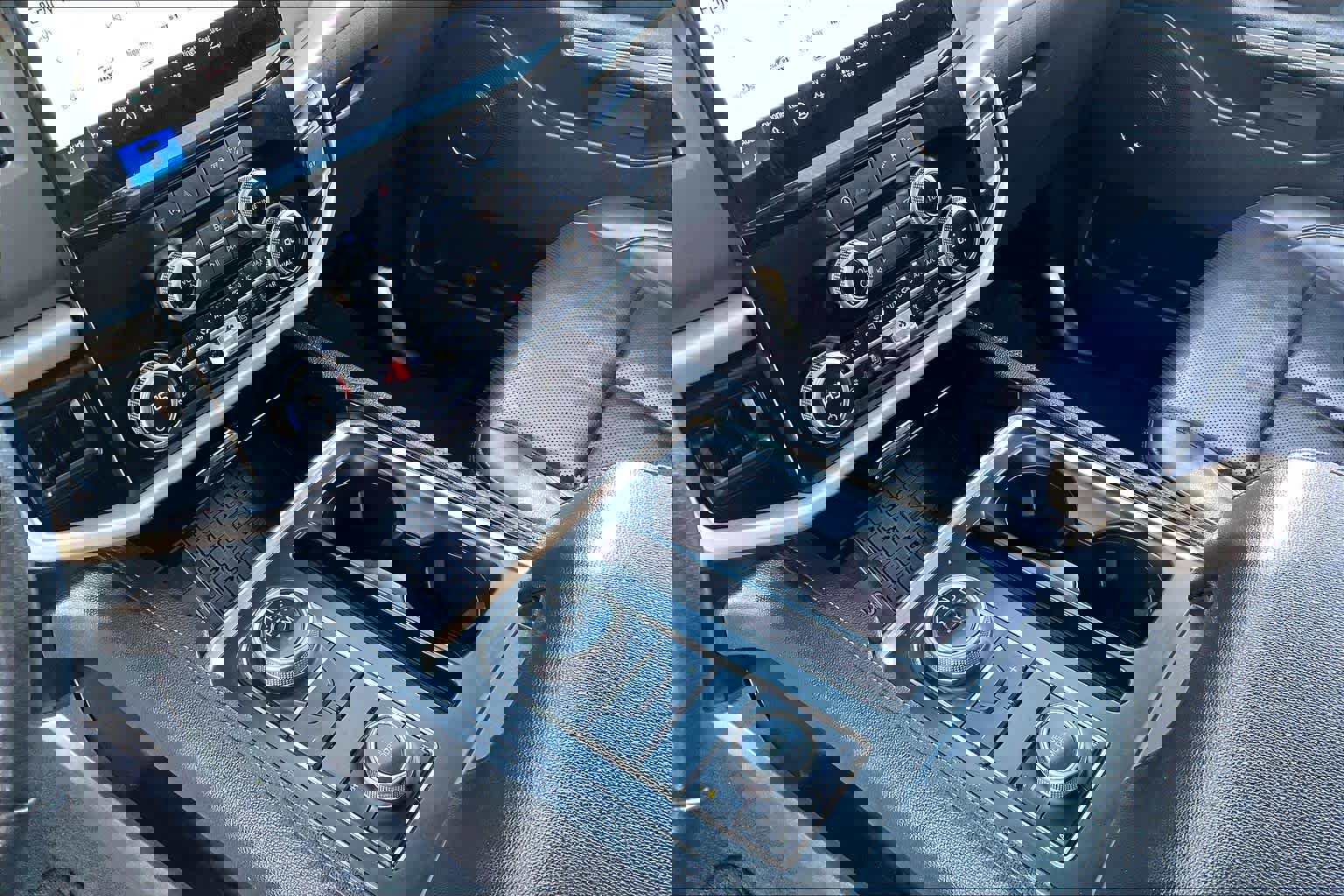 Used 2024 Ford Expedition Max XLT image 15