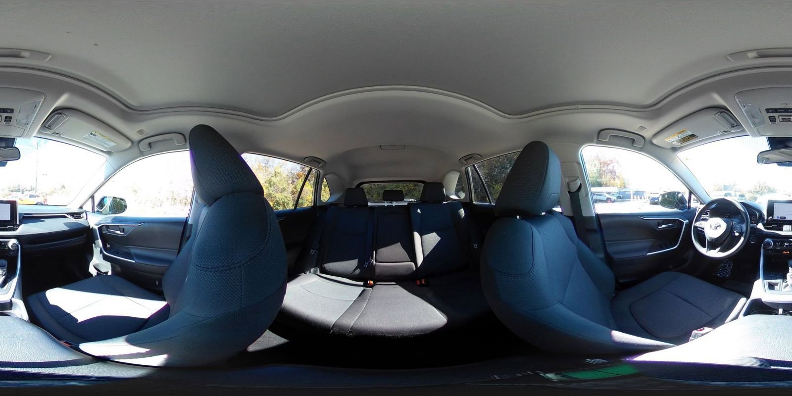 Used 2025 Toyota RAV4 XLE image 37