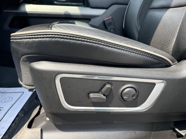 Used 2023 RAM 1500 Laramie AWD/4WD image 12