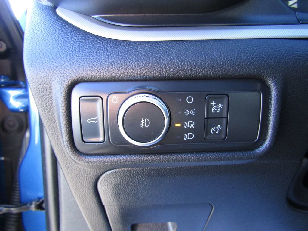 Used 2020 Ford Explorer XLT w/ Equipment Group 202A image 15