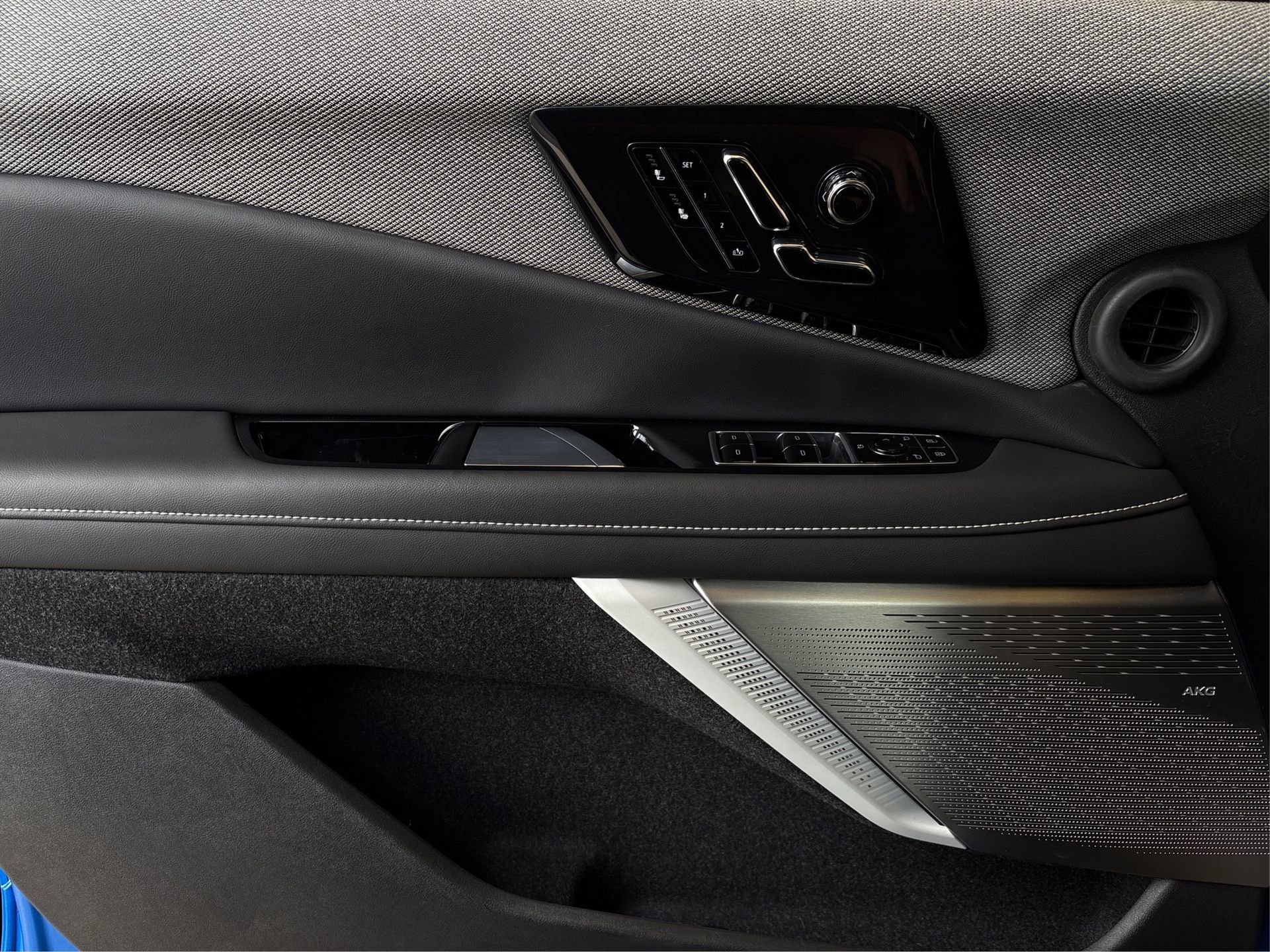 New 2026 Cadillac Optiq Luxury 1 image 21