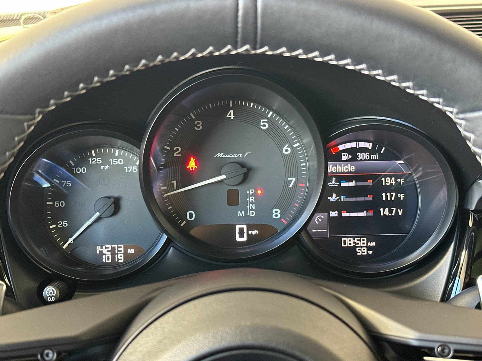 Certified 2023 Porsche Macan Turbo AWD/4WD image 29