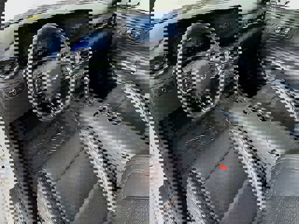 Used 2024 Ford Mustang Premium image 2