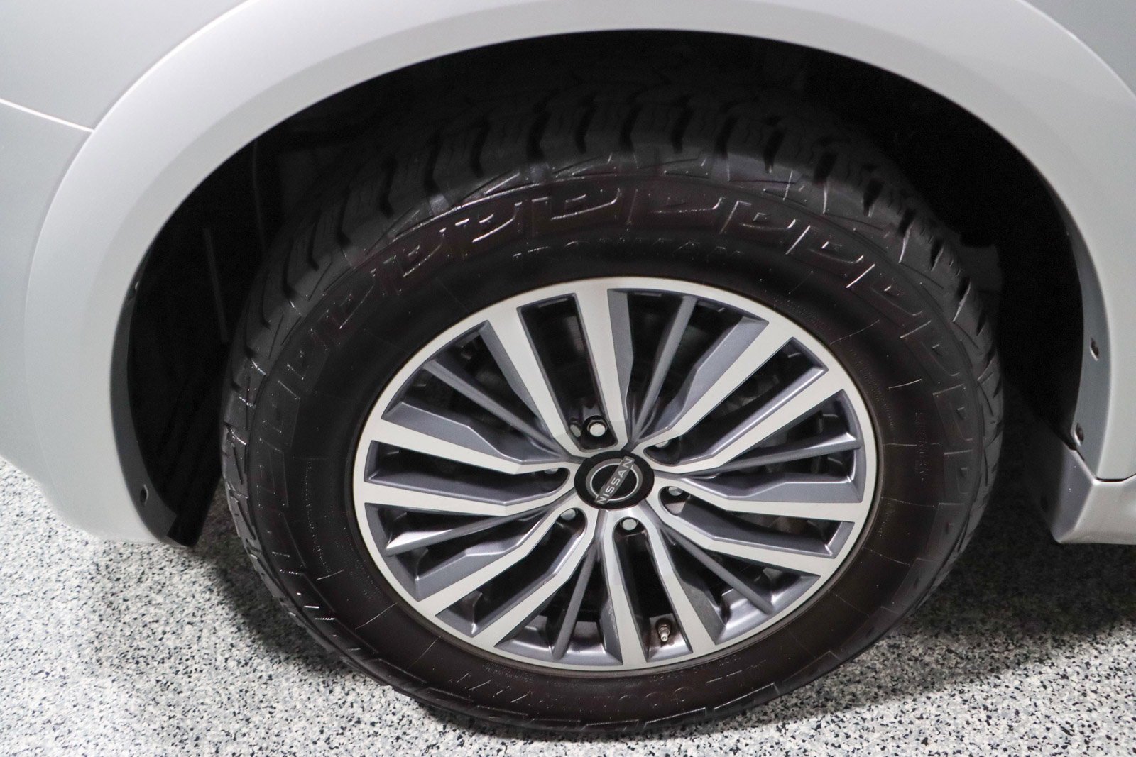 Used 2022 Nissan Armada SL w/ Captain's Chairs Package image 11