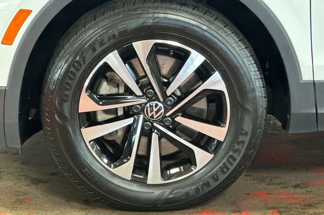 Certified 2024 Volkswagen Tiguan S image 34