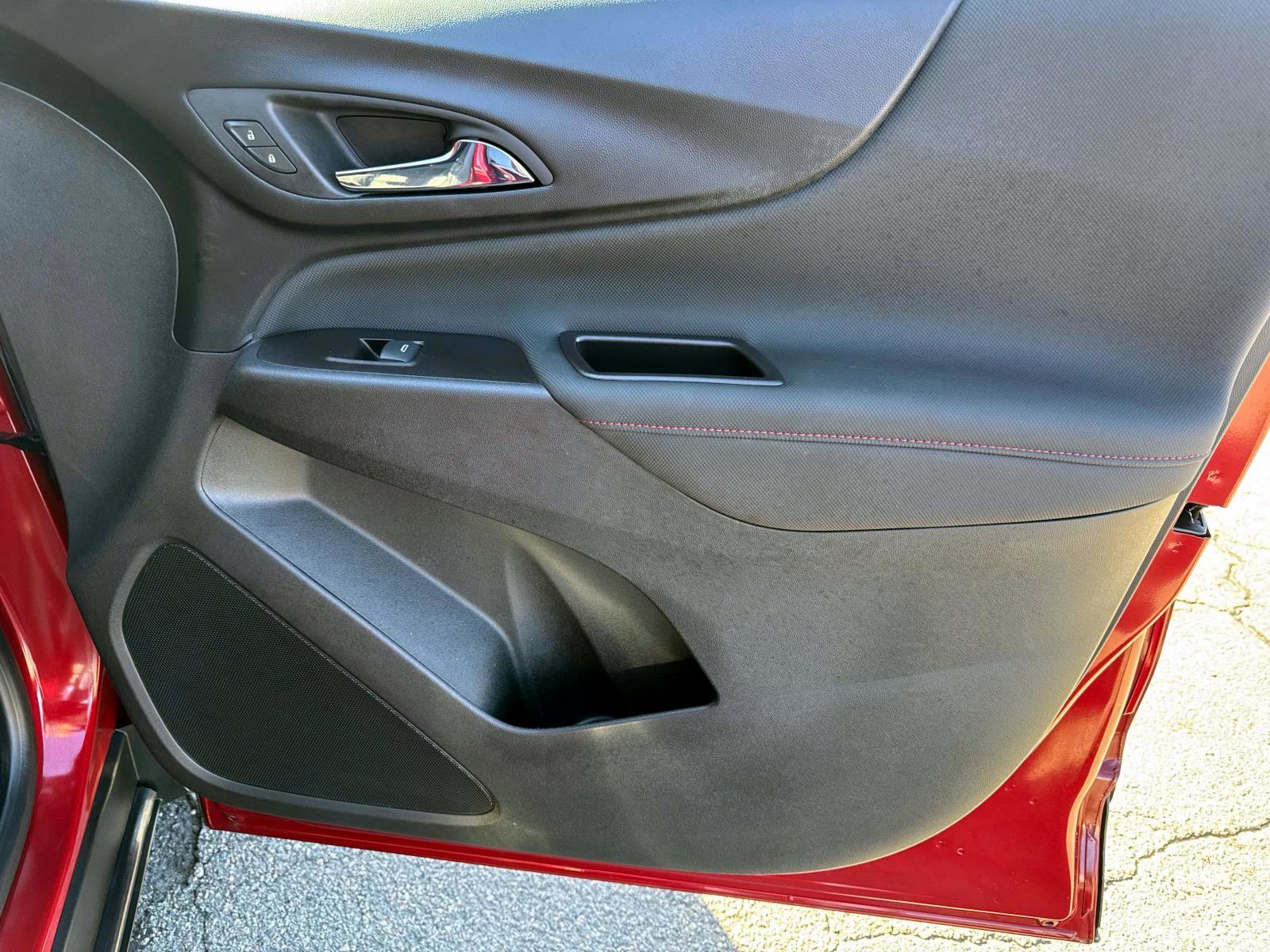 Certified 2022 Chevrolet Equinox RS w/ Infotainment Package image 10