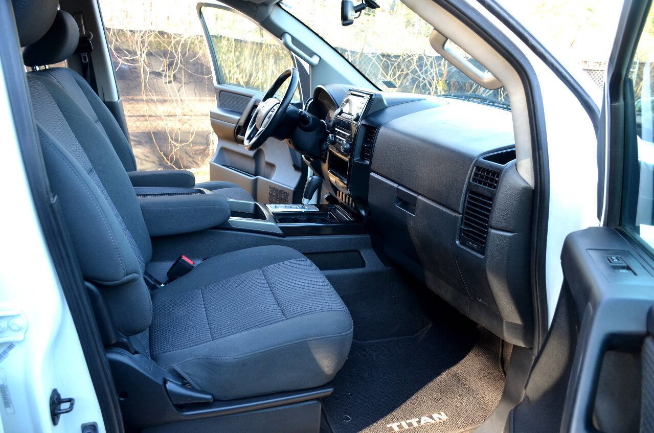 Used 2014 Nissan Titan SV w/ SV Value Truck Package image 13
