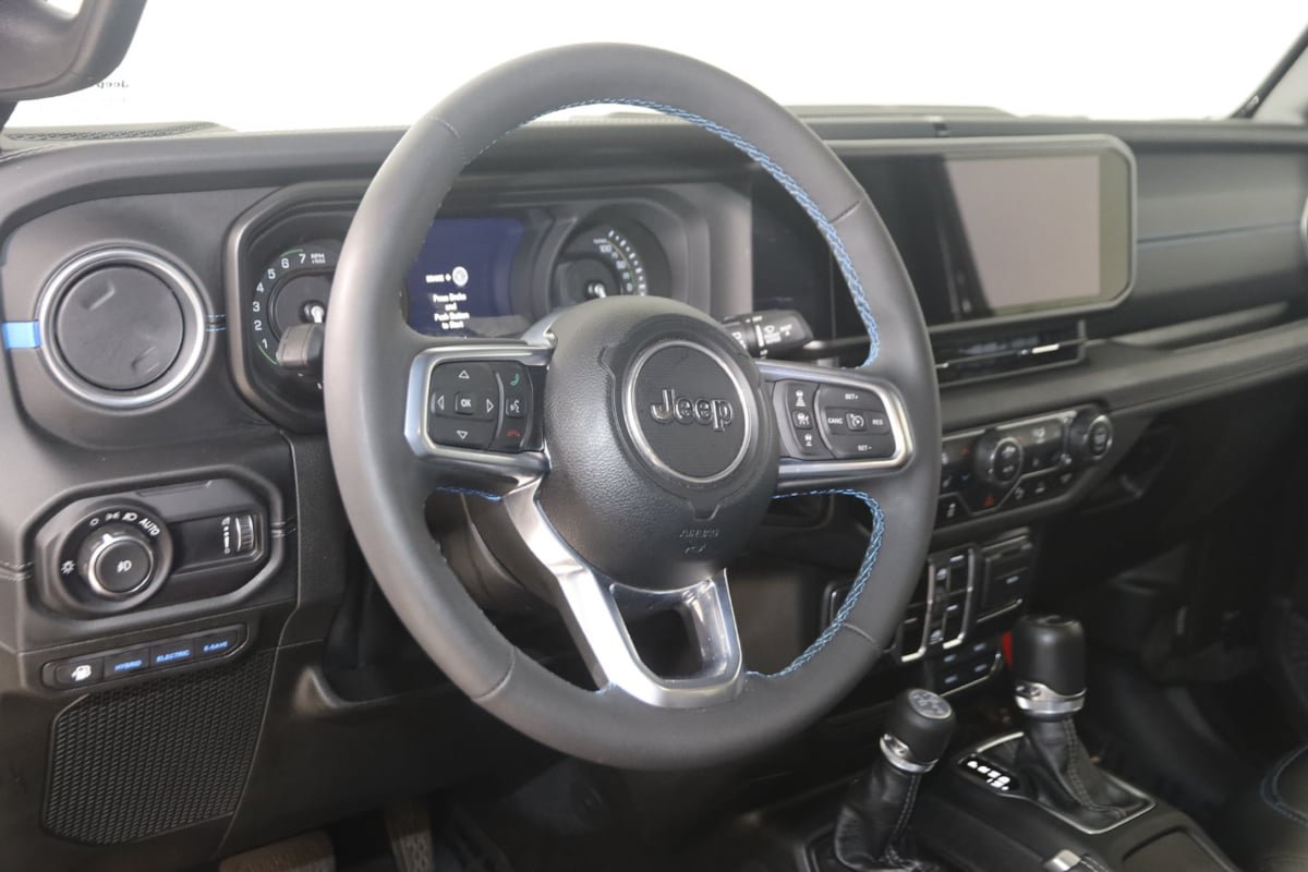 Used 2024 Jeep Wrangler High Altitude AWD/4WD image 6