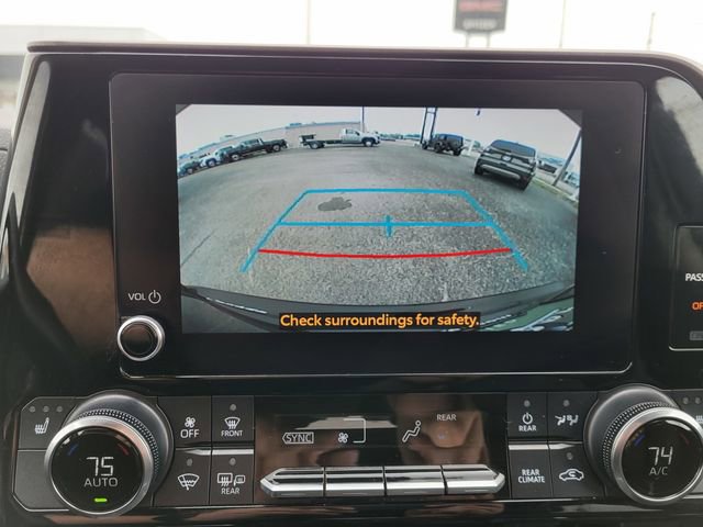 Used 2023 Toyota Highlander XLE image 37