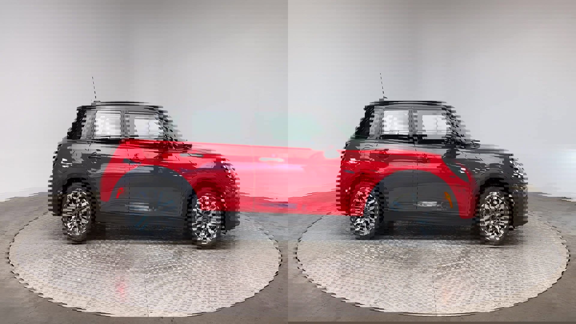 New 2026 MINI Cooper 4-Door Hardtop image 9