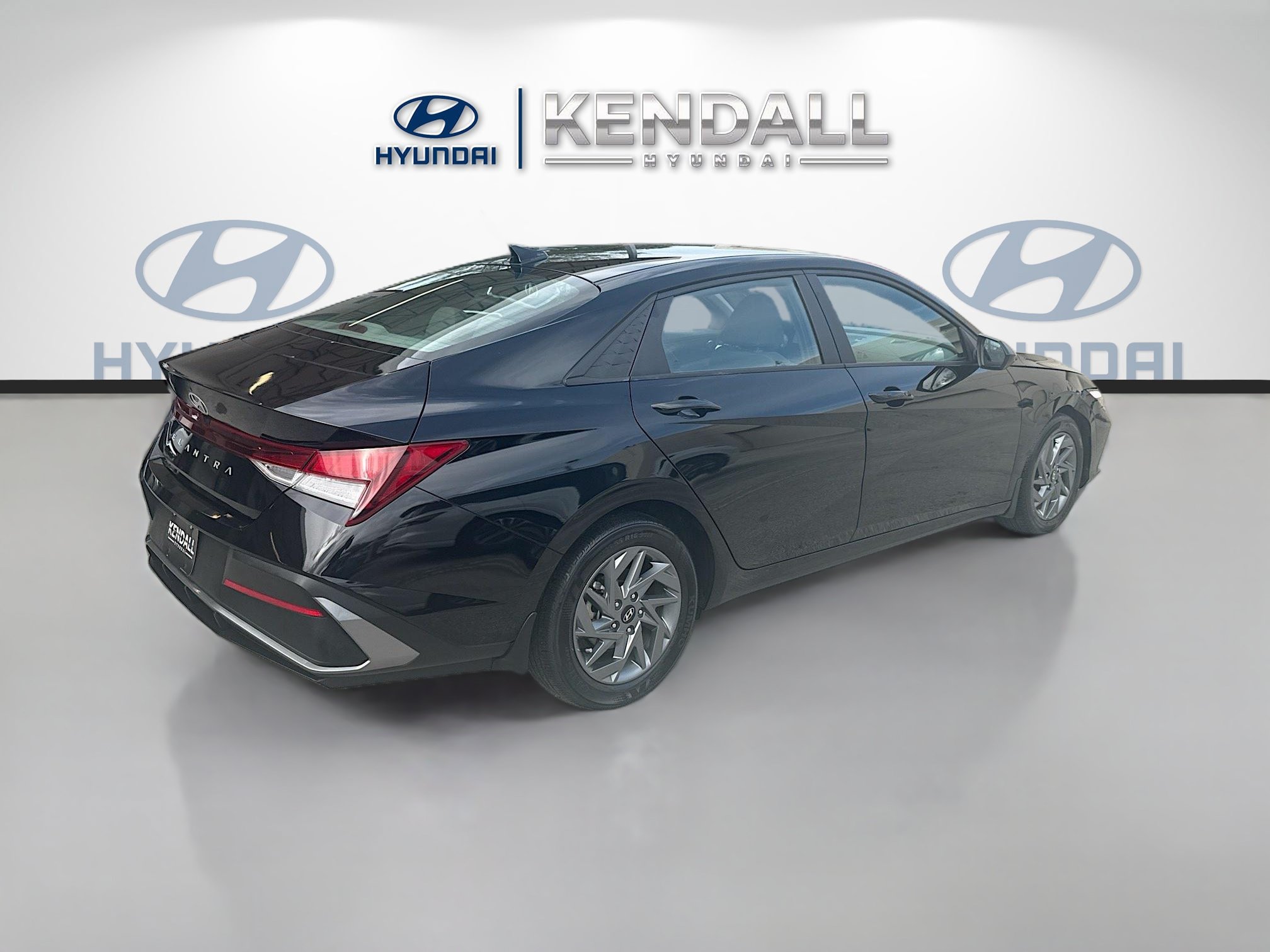 Used 2024 Hyundai Elantra SEL FWD image 6