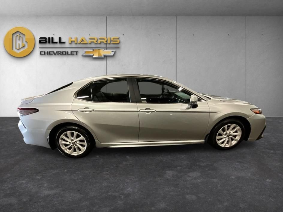 Used 2024 Toyota Camry SE FWD image 10