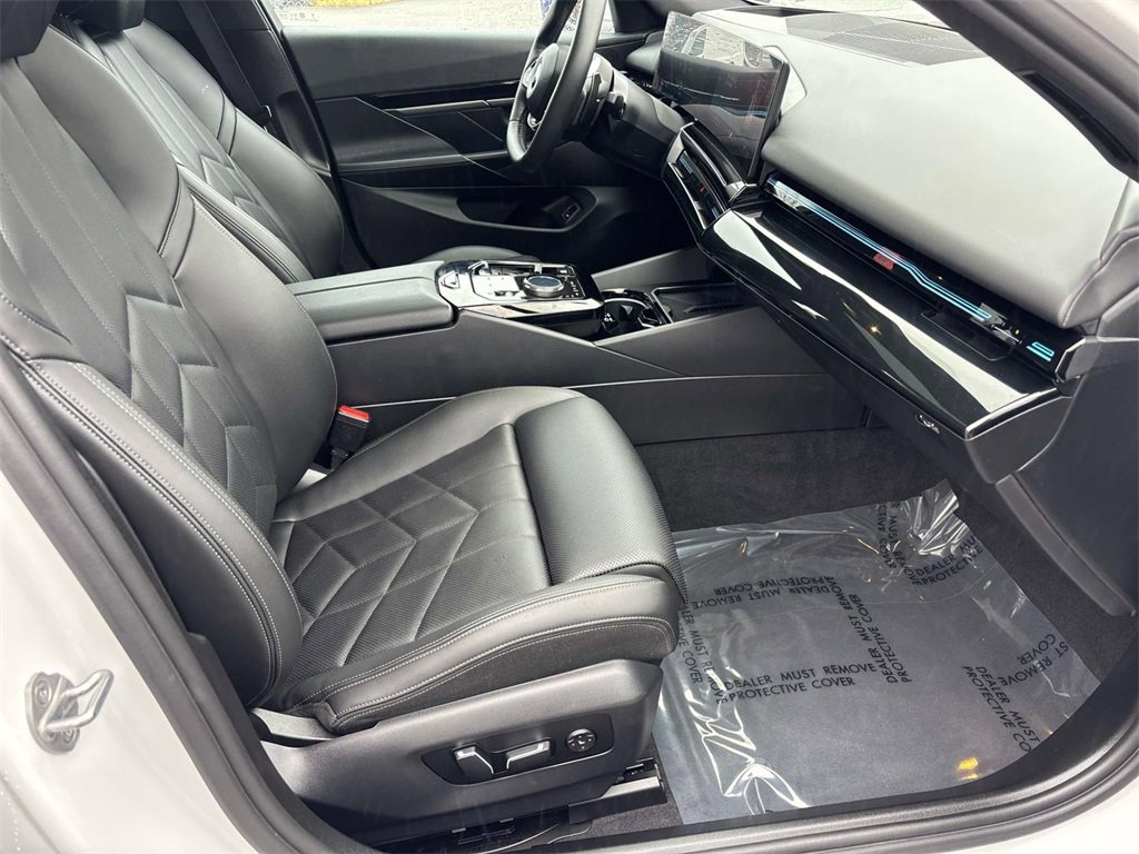 Used 2024 BMW 530i xDrive w/ Premium Package image 19