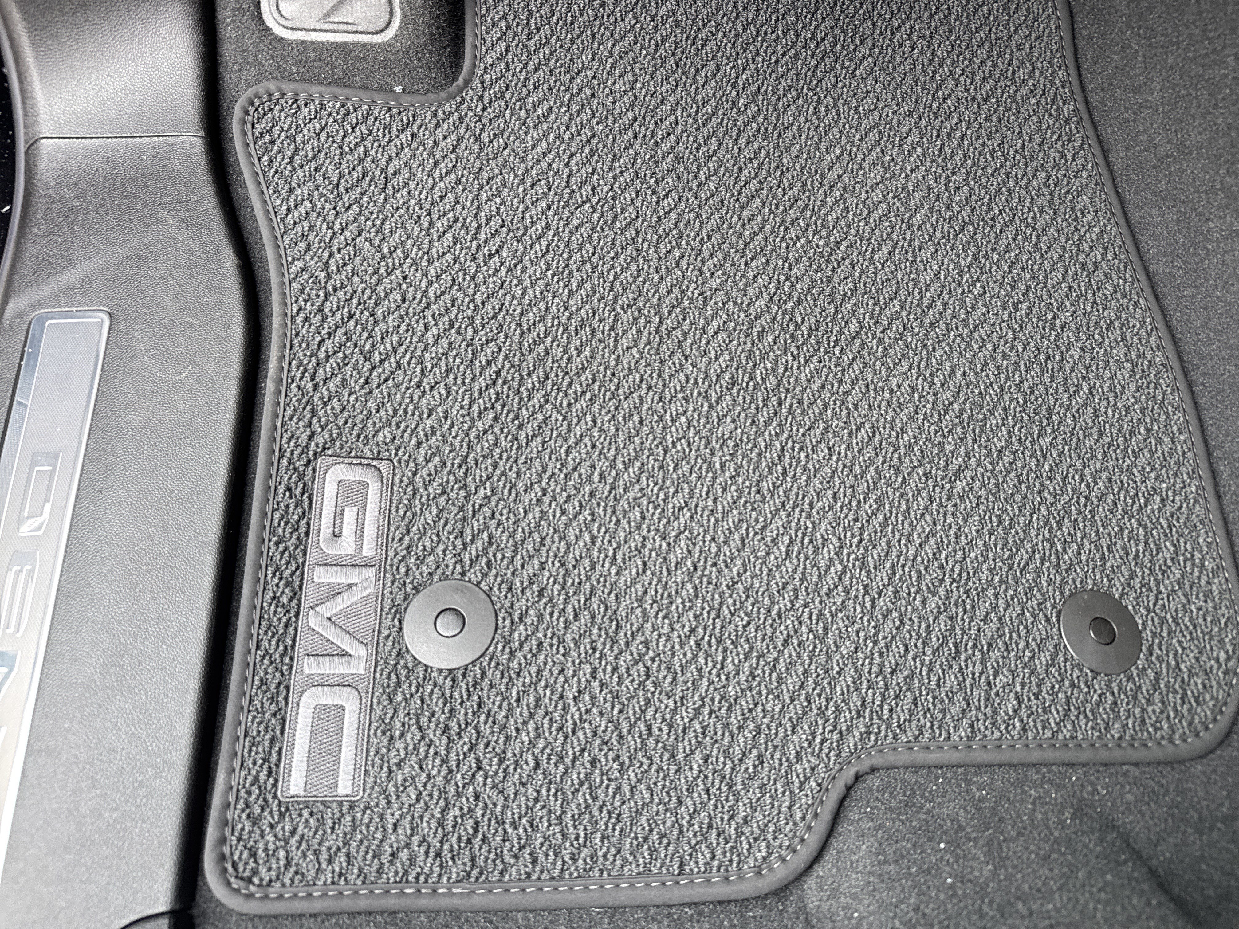 New 2026 GMC Yukon XL Denali w/ Sun & Power Step Package AWD/4WD image 17
