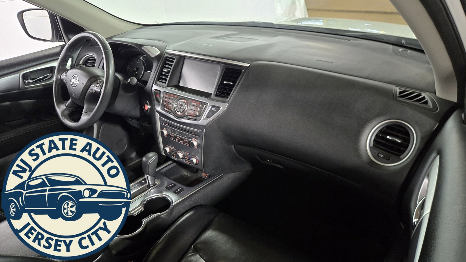 Used 2018 Nissan Pathfinder SL image 37