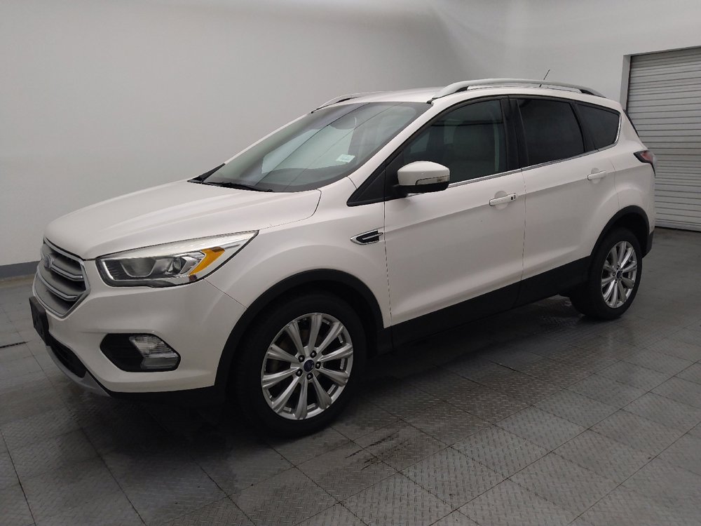 Used 2017 Ford Escape Titanium image 2