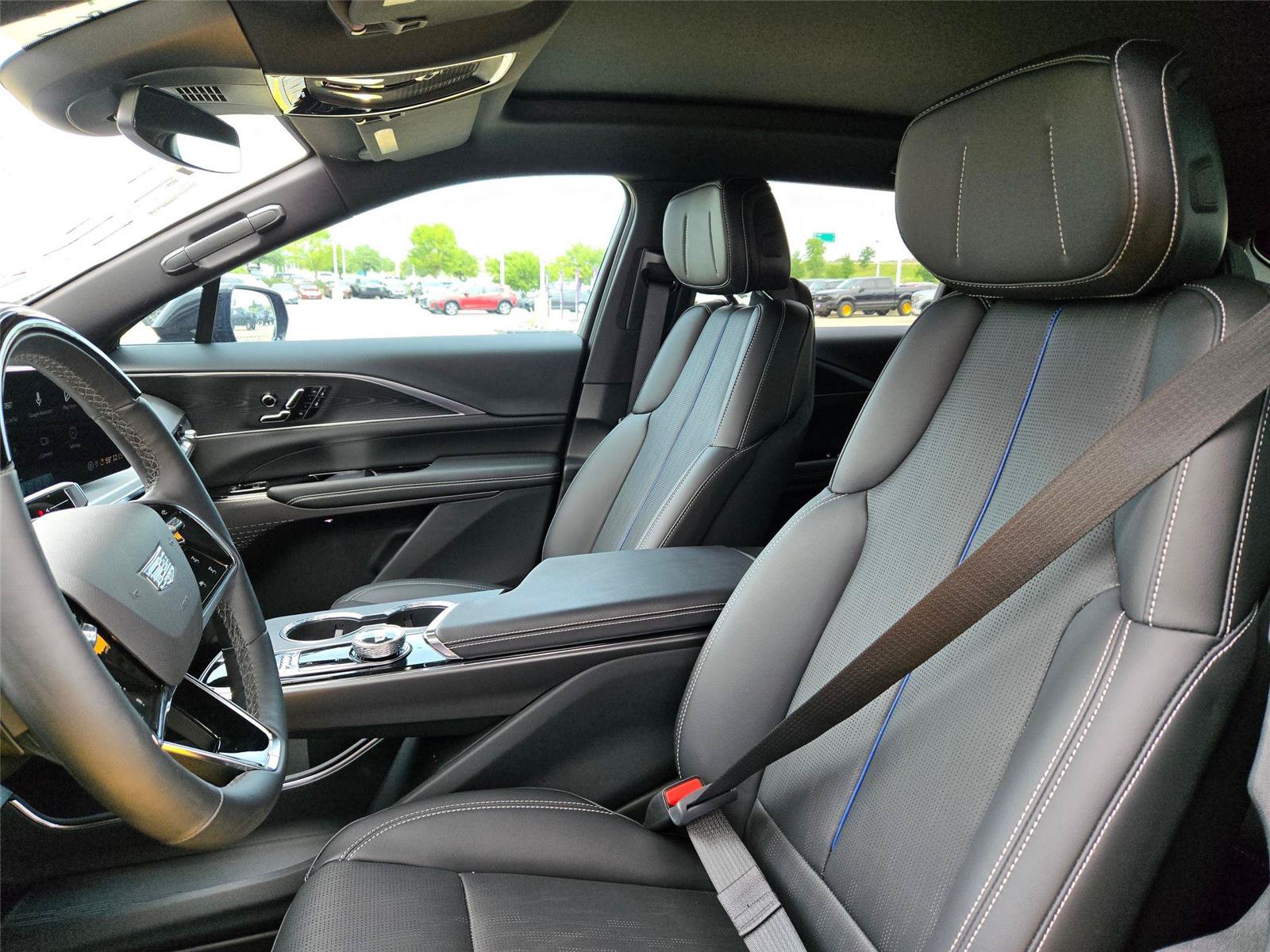 New 2026 Cadillac Lyriq Premium Luxury AWD/4WD image 28