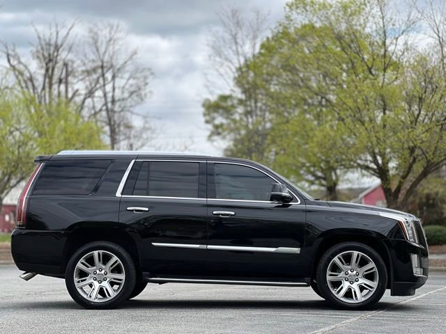 Used 2016 Cadillac Escalade Luxury AWD/4WD image 4