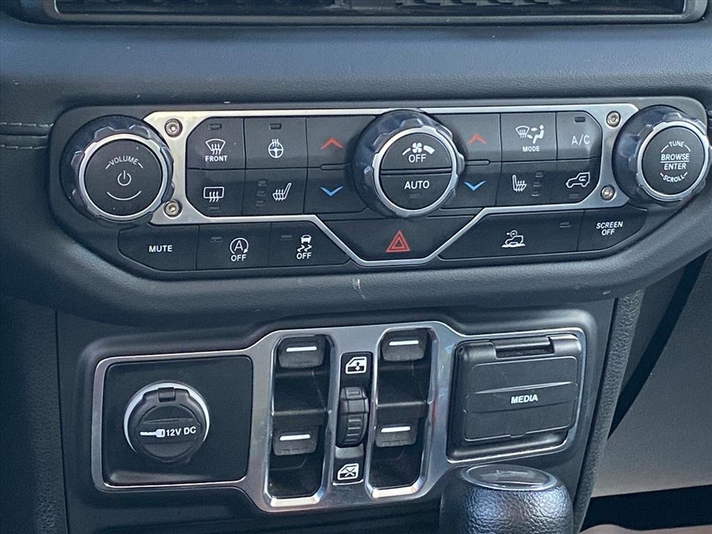 Used 2024 Jeep Wrangler Sahara image 10