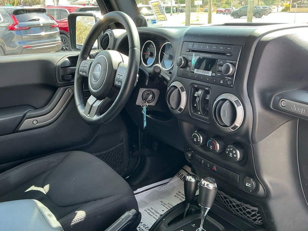 Used 2013 Jeep Wrangler Unlimited Sport image 18