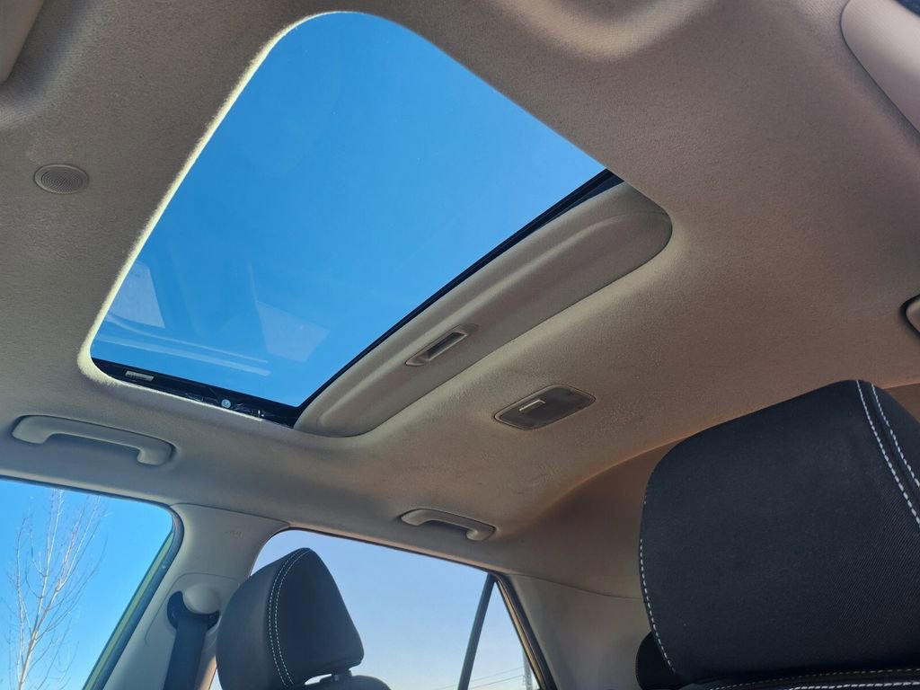 Certified 2021 Hyundai Venue SEL w/ Premium Package image 22