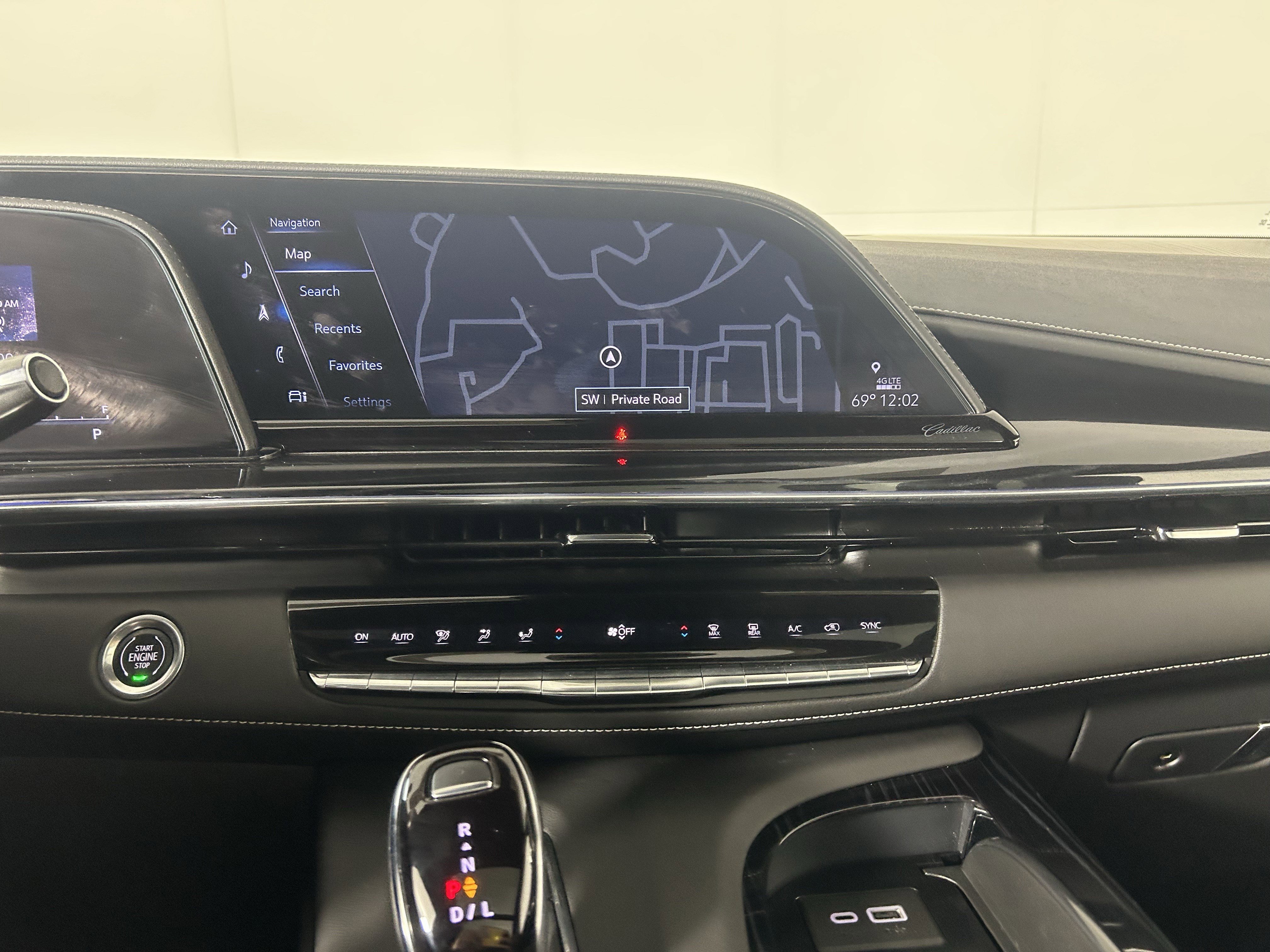 Used 2023 Cadillac Escalade ESV Sport w/ LPO, ONYX Package image 27