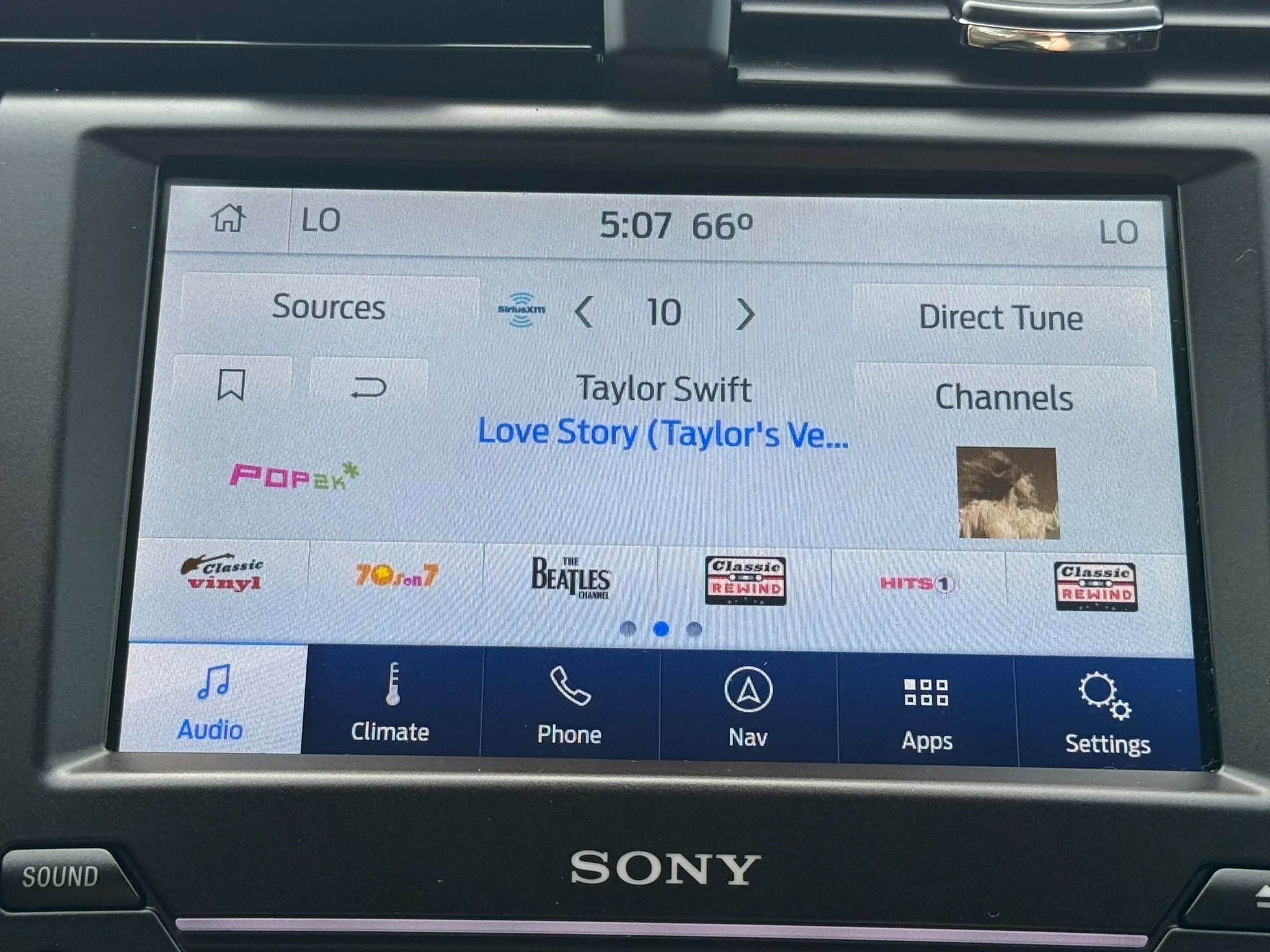 Used 2020 Ford Fusion Energi Titanium FWD image 33