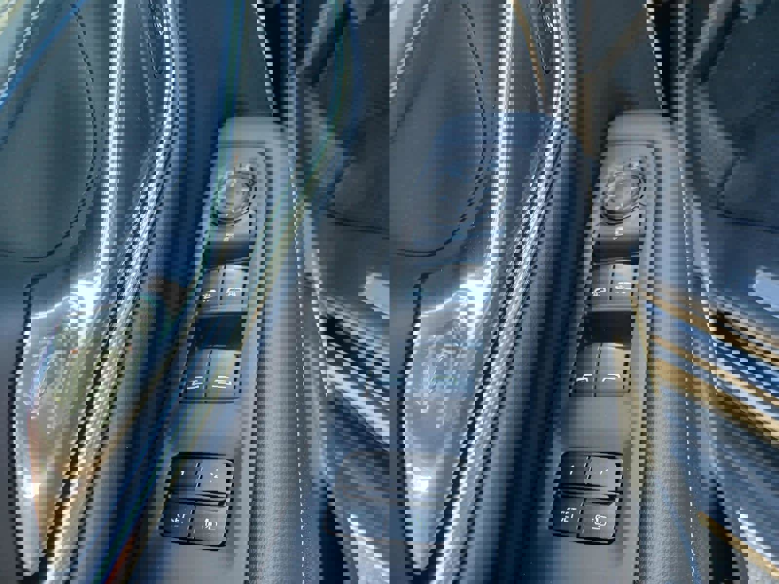 Used 2023 GMC Yukon XL SLT image 20