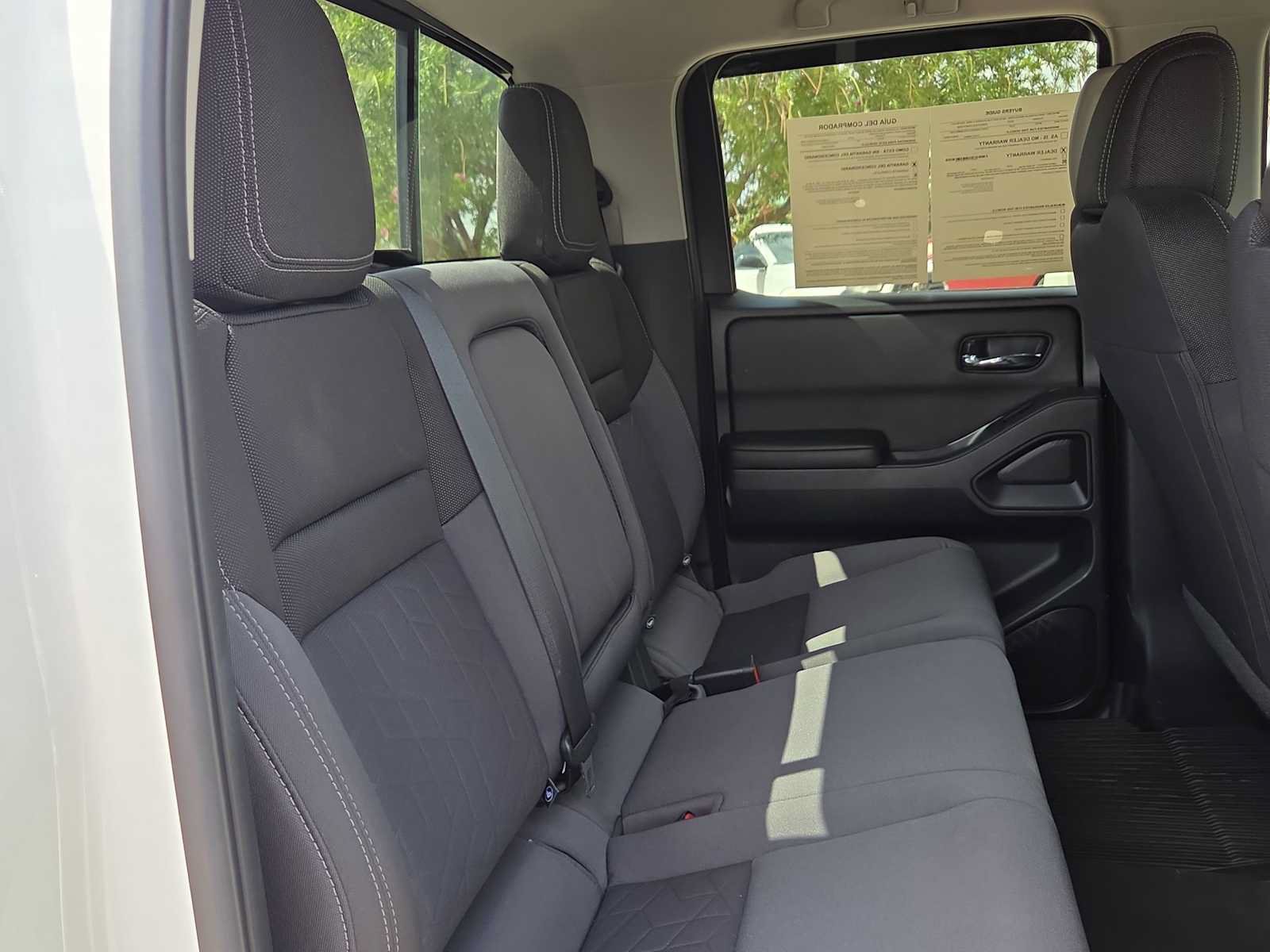 Used 2025 Nissan Frontier SV w/ SV Convenience Package AWD/4WD image 17