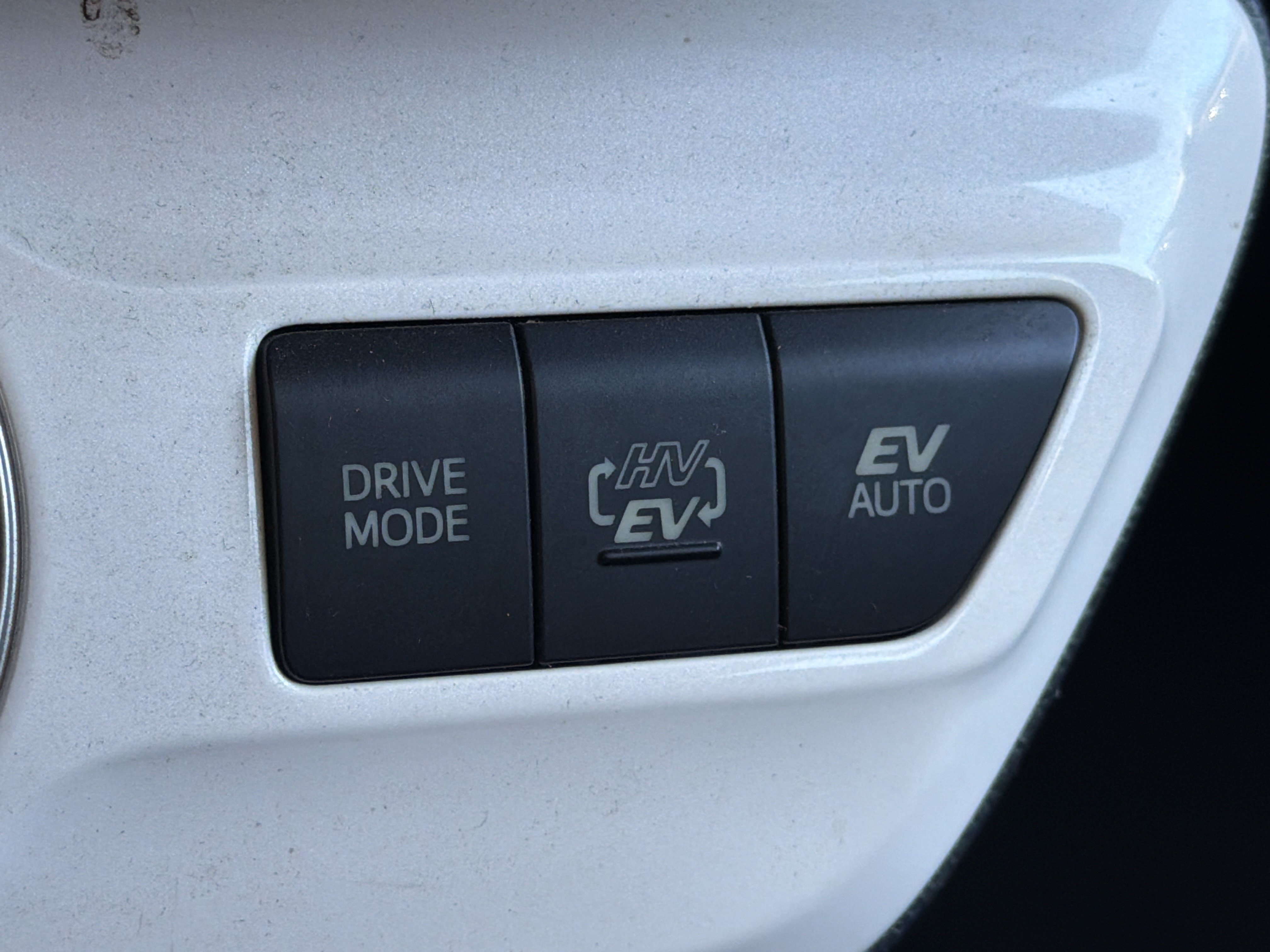 Used 2017 Toyota Prius Prime Premium FWD image 9