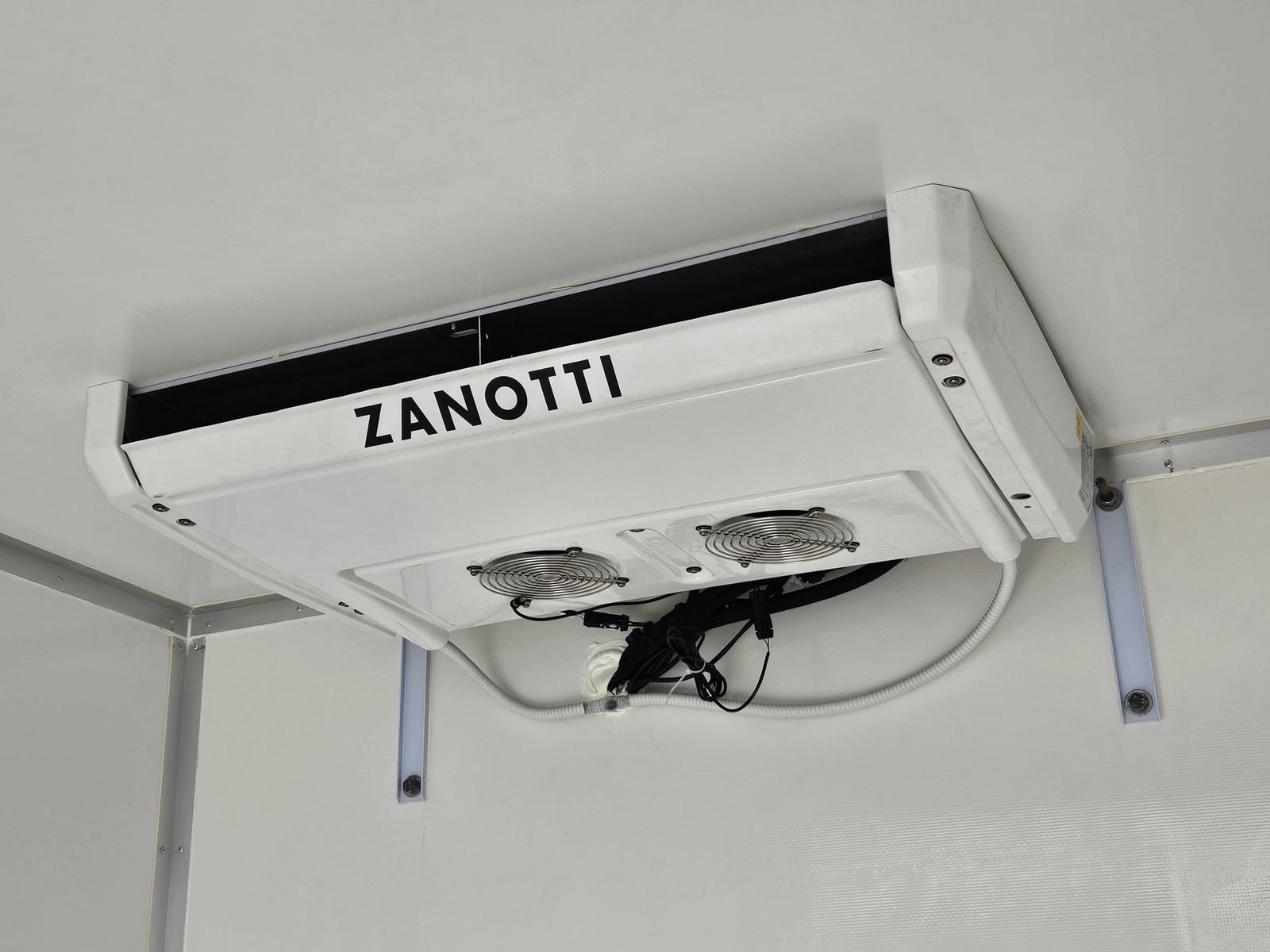 Used 2023 Mercedes-Benz Sprinter 3500 image 29