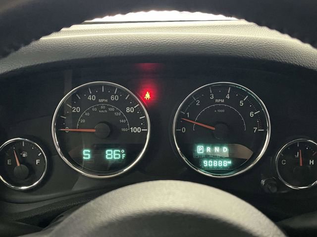Used 2018 Jeep Wrangler Unlimited Sahara w/ Connectivity Group image 32