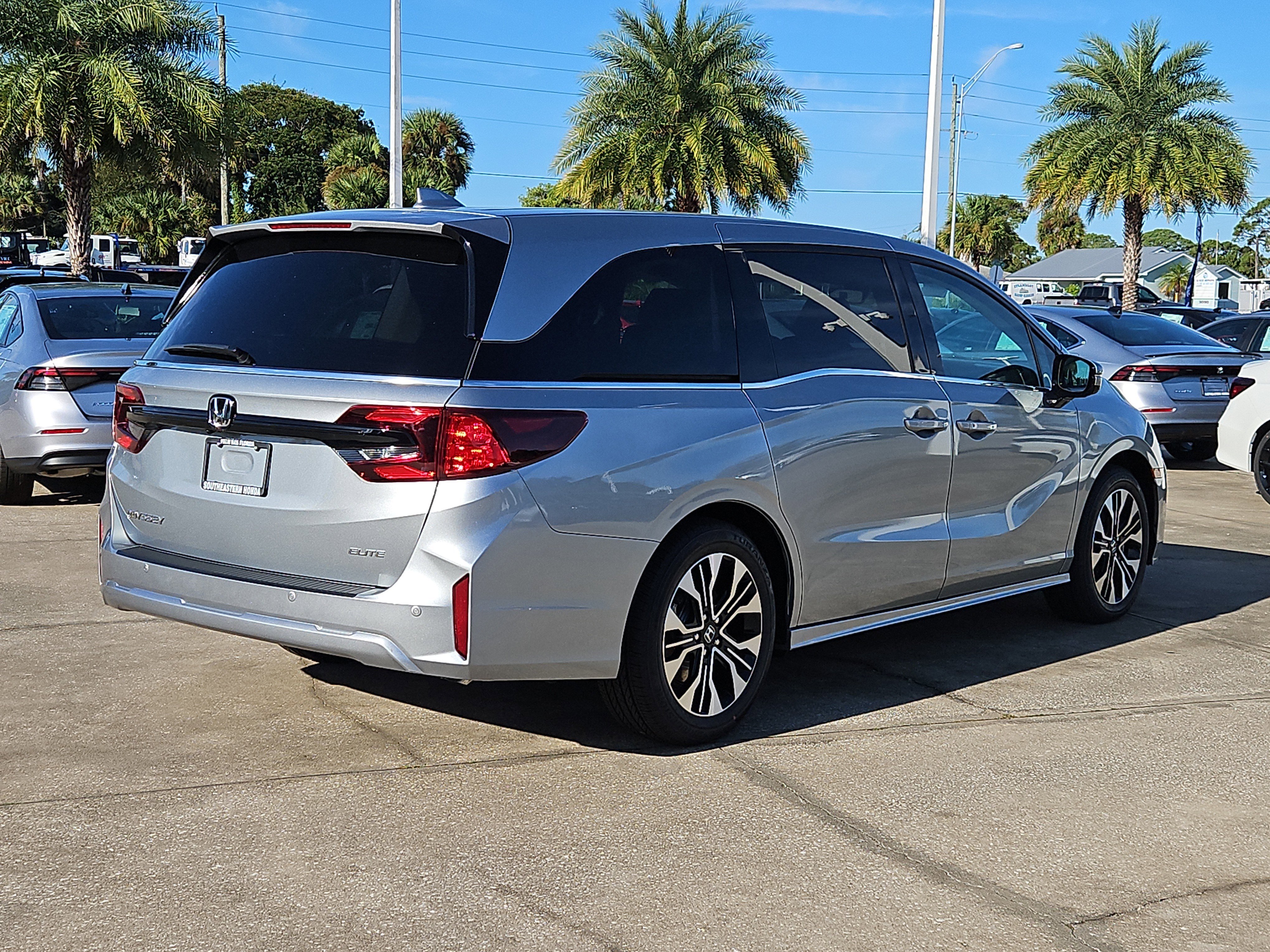 New 2026 Honda Odyssey Elite image 4