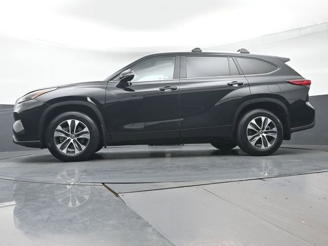 Certified 2023 Toyota Highlander XLE image 36