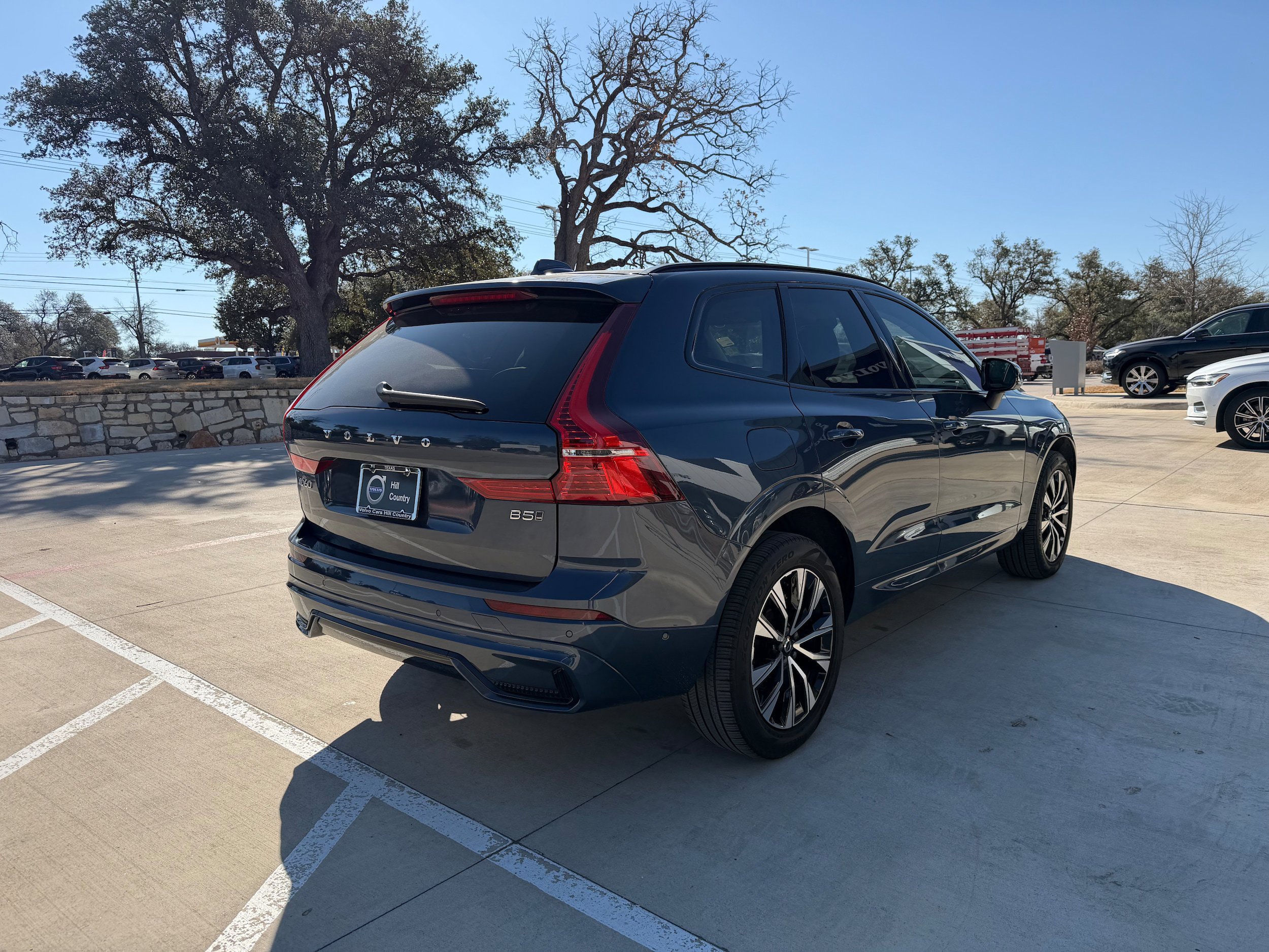Certified 2024 Volvo XC60 B5 Plus image 6