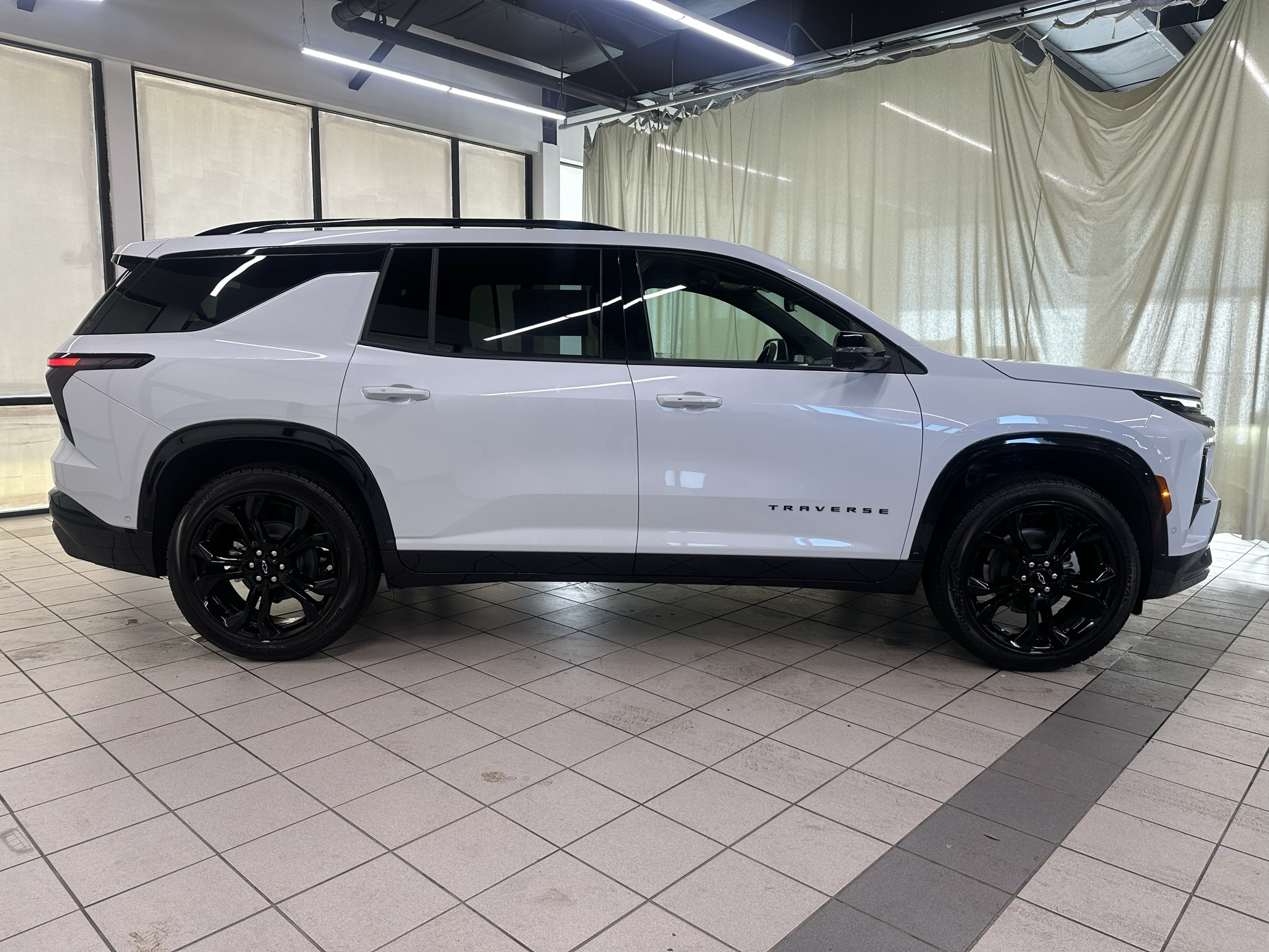 New 2027 Chevrolet Traverse RS w/ LPO, Floor Liner Package AWD/4WD image 2